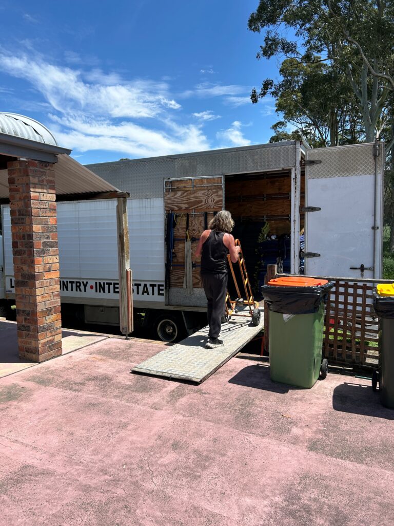 Unloading from the side